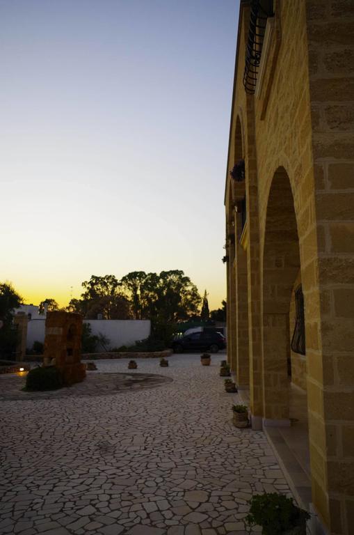 Villa Arneide Bed And Breakfast Torre Lapillo Bagian luar foto